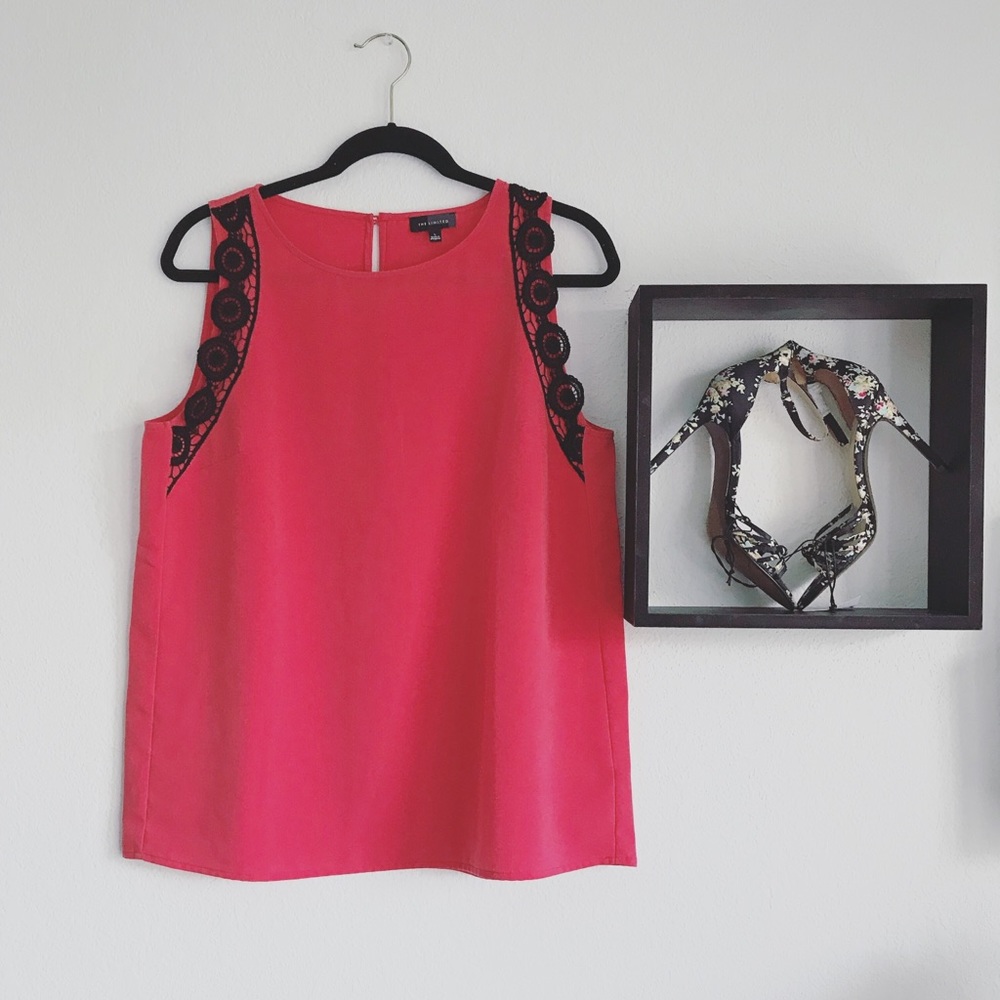 ☀️The Limited Sleeveless Blouse, Size L